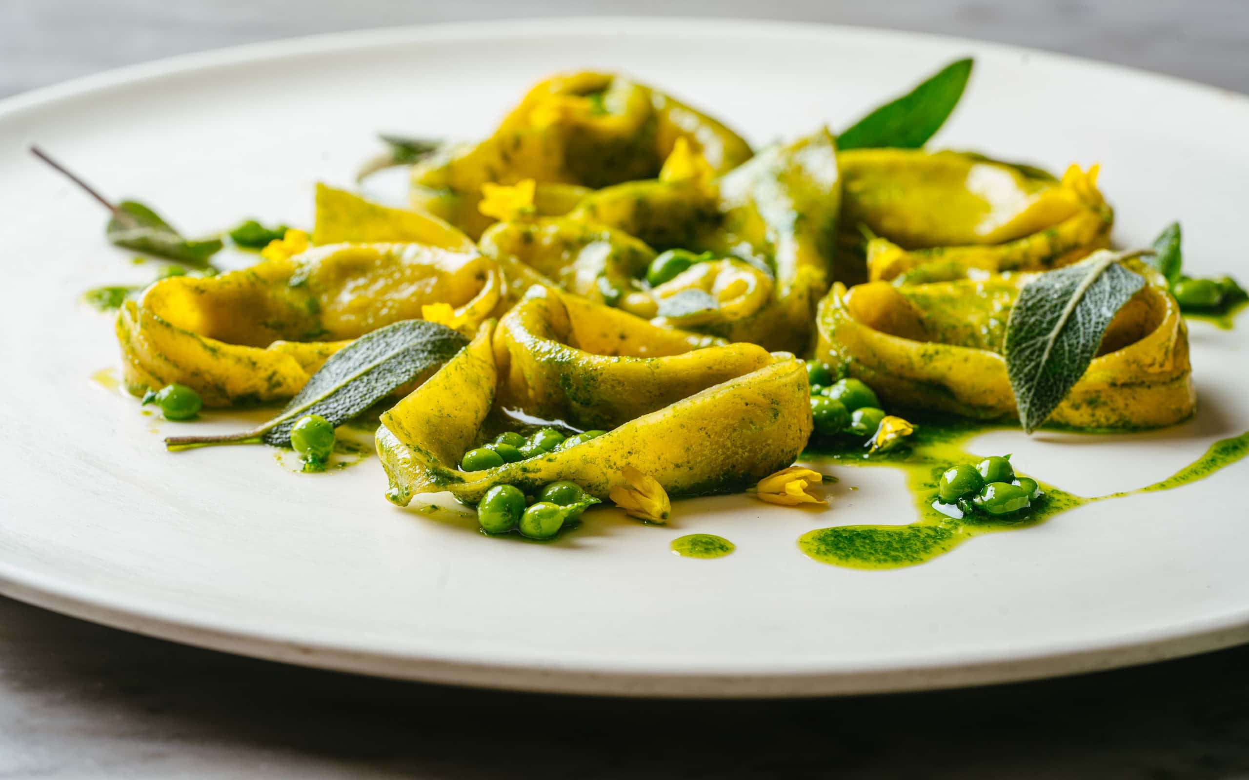 A plate of pasta dish